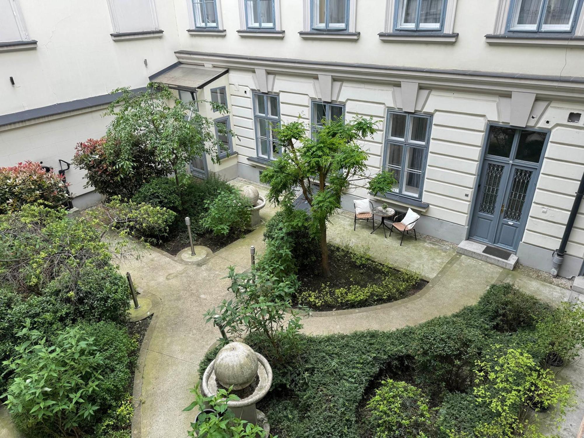 Hidden Gem With Terrace On The Andrassy Fashion Road Διαμέρισμα Βουδαπέστη Εξωτερικό φωτογραφία